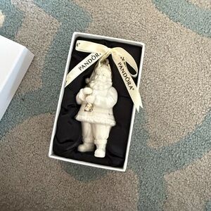 Pandora 2013 Ceramic Santa Claus Christmas Present Pouch Tree Ornament In Box